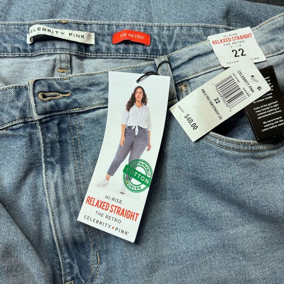 Celebrity Pink Plus Size High-Rise Straight-Leg Distressed Ankle Jeans NWT - Picture 8 of 8